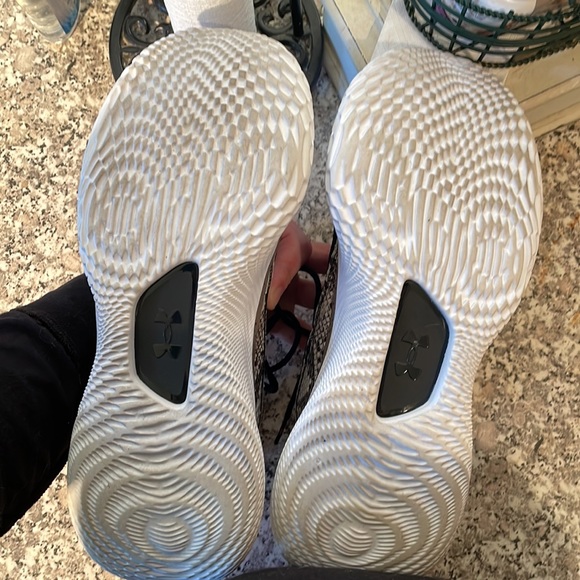 CURRY Brand sneaks size 10.5 BRANDnew wore them-once yesterday-real box perfect - Picture 7 of 7